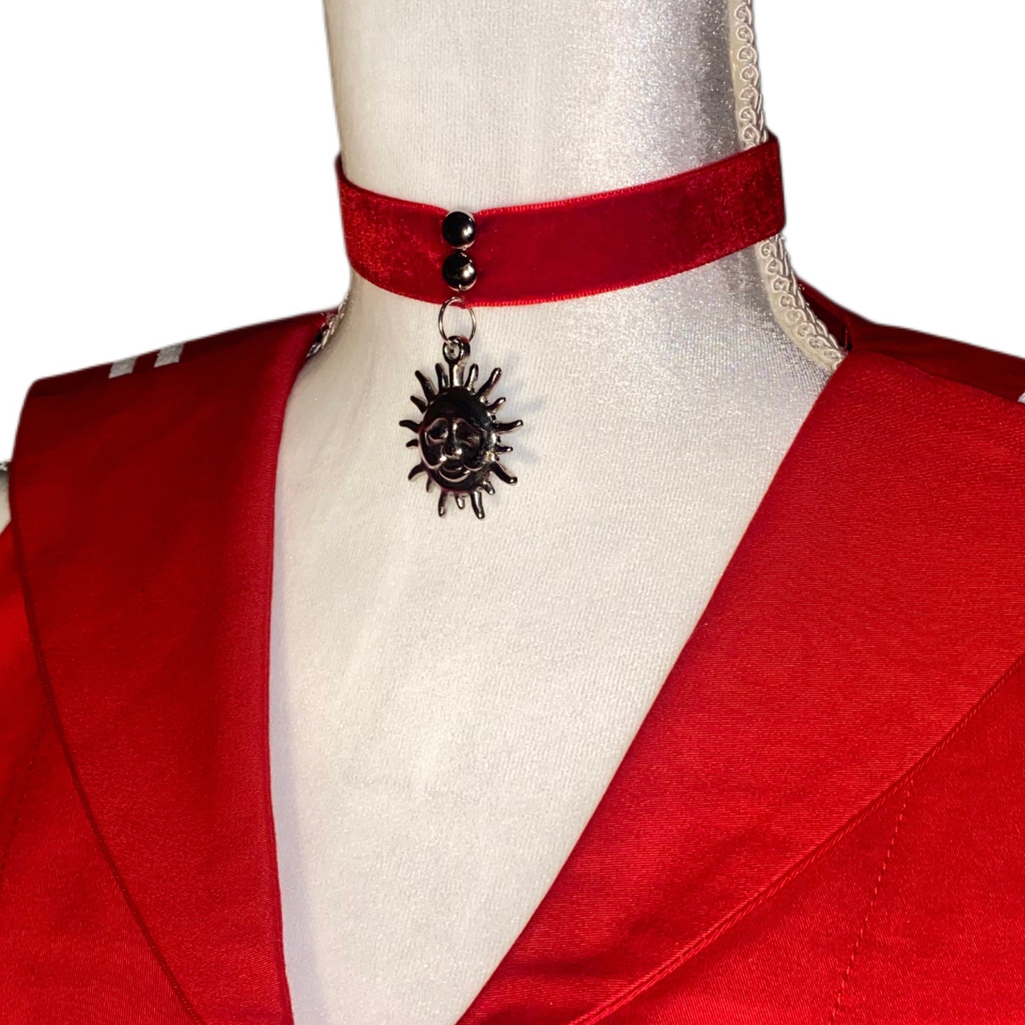 Mathilda Choker Red